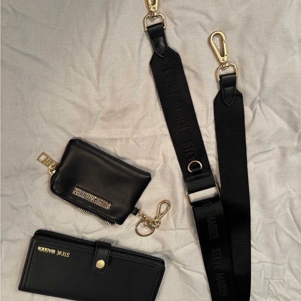 Steve Madden Black Wallet and Keychain Set